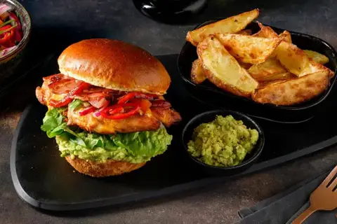 Mexicanskinspireret bacon-kyllingeburger