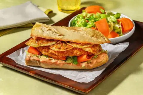 Paneret svinekødssandwich