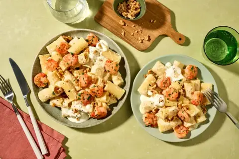Hvidløgsstegte rejer og cremet rigatoni