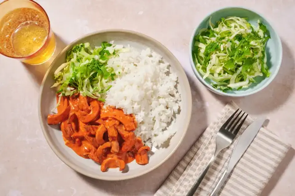 Svensk pølse-stroganoff — HelloFreshs eget foto