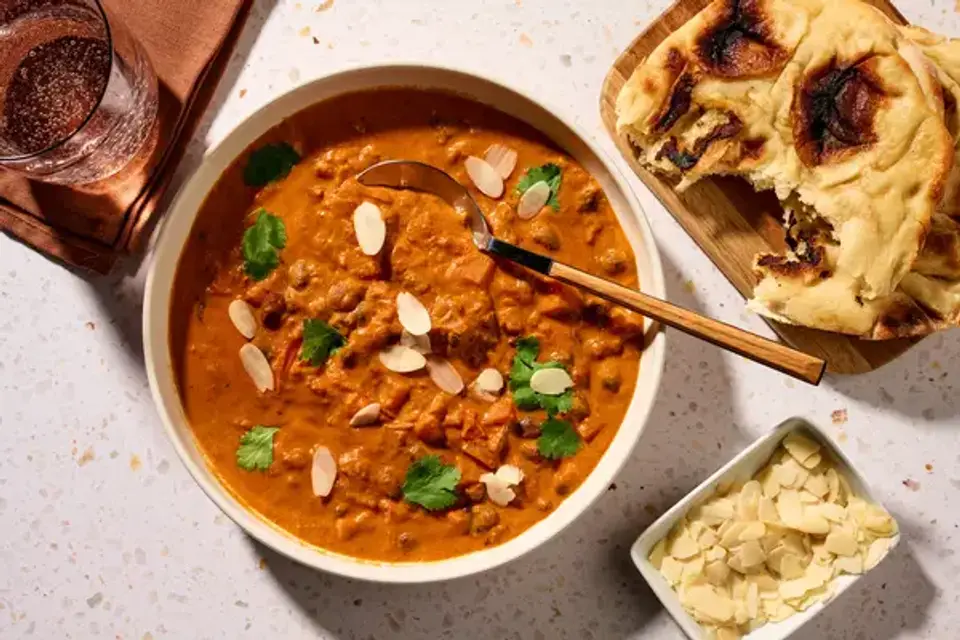 Indisk rajma makhani dhal med sorte bønner — HelloFreshs eget foto