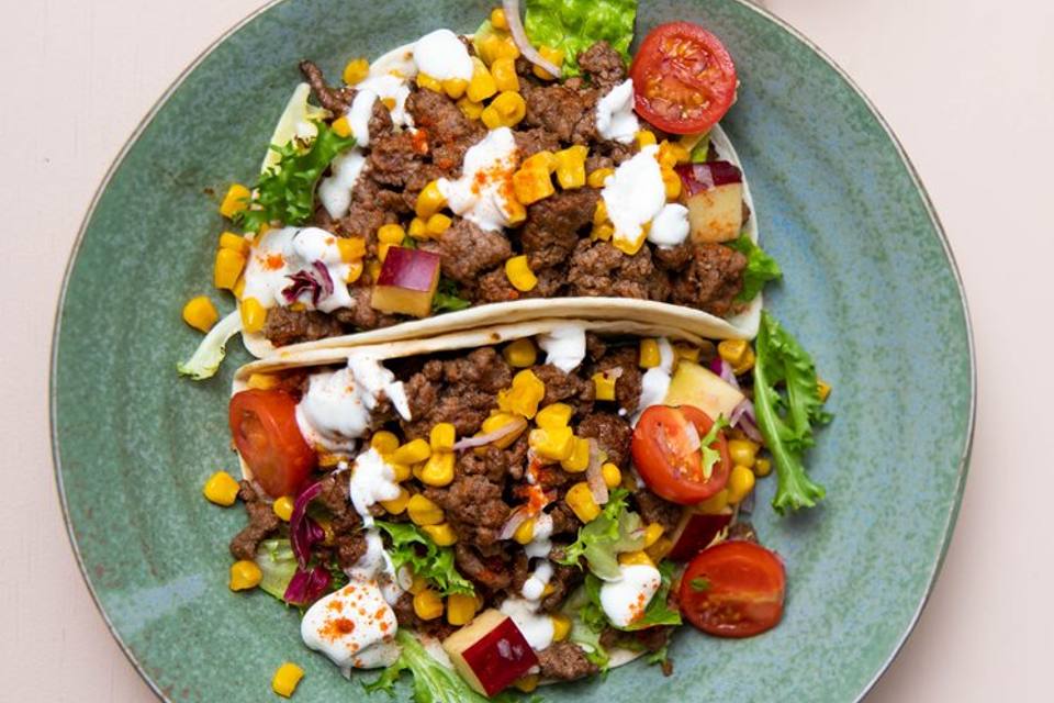 Tortillas med oksekød, salsa og ristede majs — RetNemts eget foto