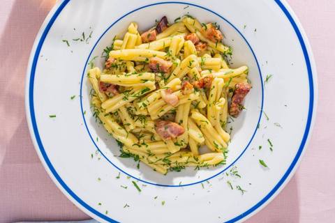 Retnemt pasta carbonara med tørsaltet bacon