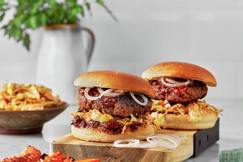 Koreansk burger med hurtig kimchi