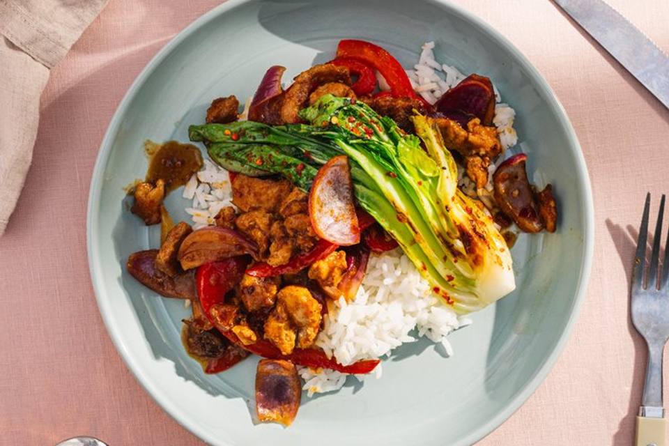 Wok med svinekød, stegt pak choy og ris — RetNemts eget foto