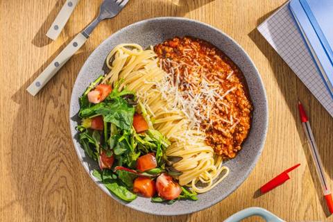 Quick linguine bolognese med salat
