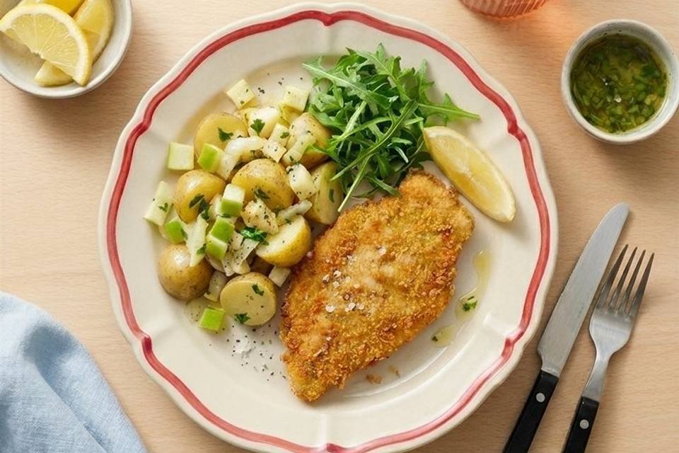 Kyllingeschnitzel med kartoffelsalat — RetNemts eget foto