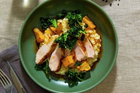 Stegt kyllingebryst med græskar-risotto