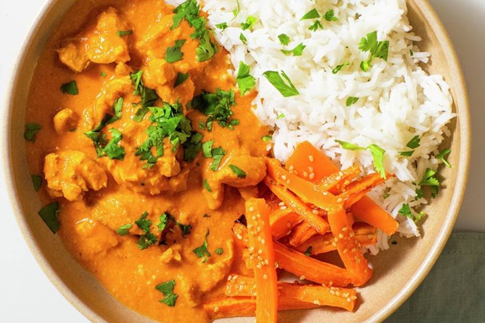 Kylling korma med sesamstegte gulerødder — RetNemts eget foto
