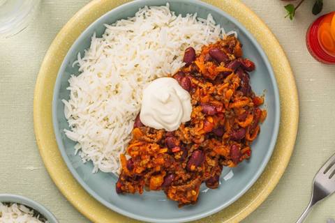 Classic chili con carne med ris og creme fraiche