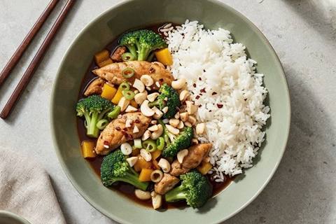 Cashew kylling med ris og broccoli