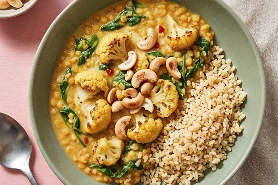 Karrygryde med linser, cashewnødder og ristet blomkål — RetNemts eget foto