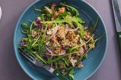 Couscous salat med kylling, za´atar og mynte