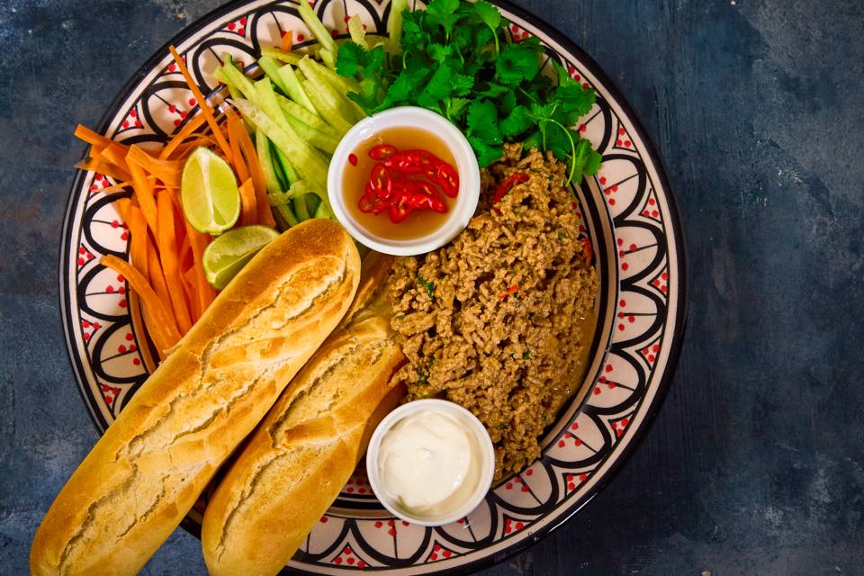Bahn mi med gris, agurk & Vietnamesisk dip — Skagenfoods eget foto