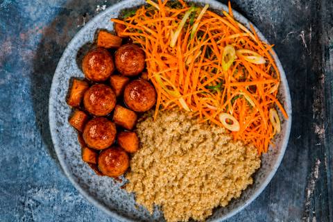 Hawaiianske BBQ kødboller med ananas og quinoa