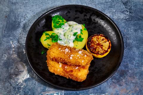 Stegt rødspættefilet med persillesovs & karamelliseret citron